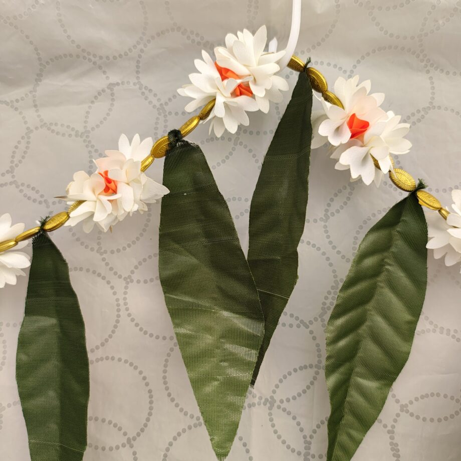 Mango Leaf Thoran with White Flowers