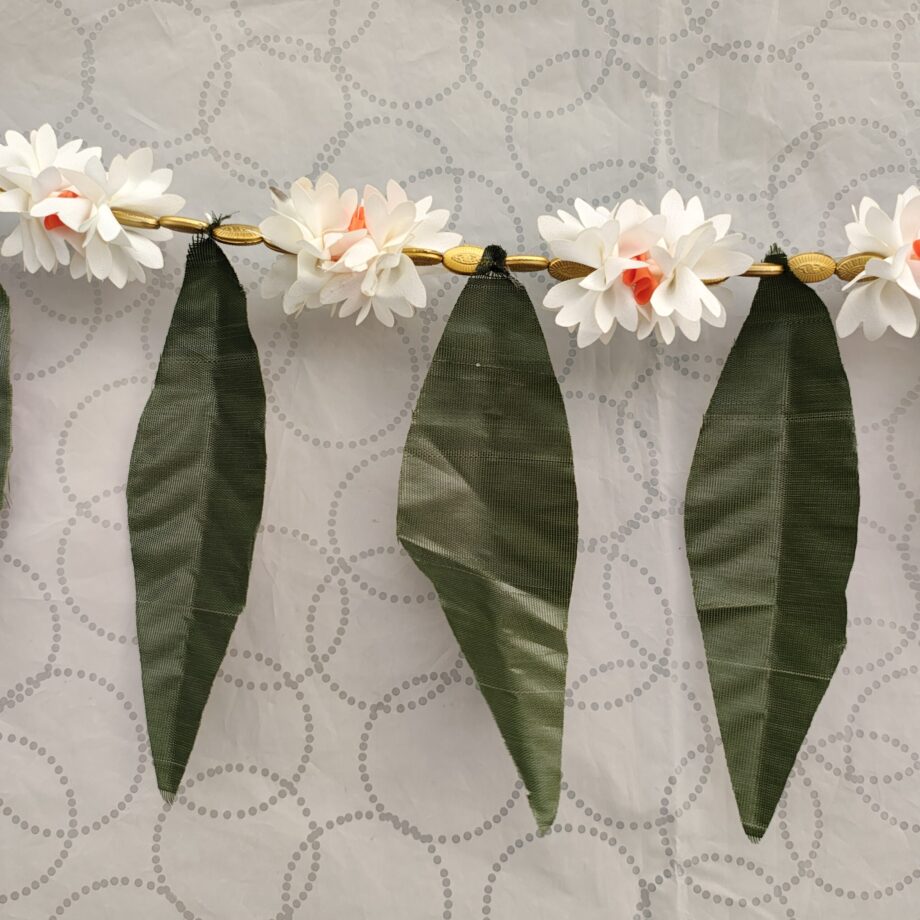 Mango Leaf Thoran with White Flowers