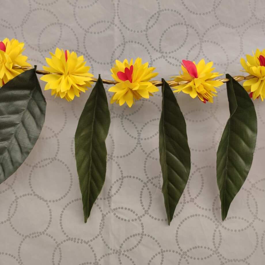 Mango Leaf Thoran with Yellow Flowers